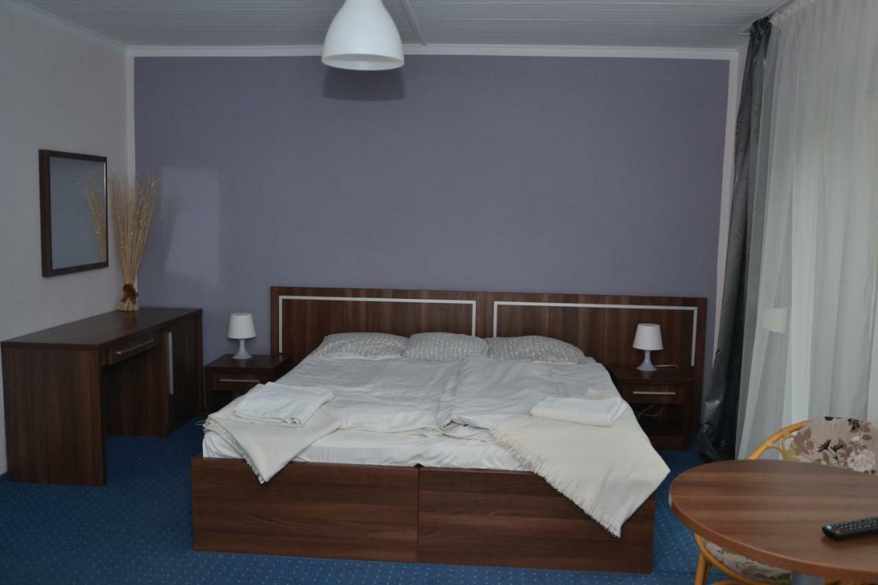 Zielone Pokoje Zielona Góra Exterior foto